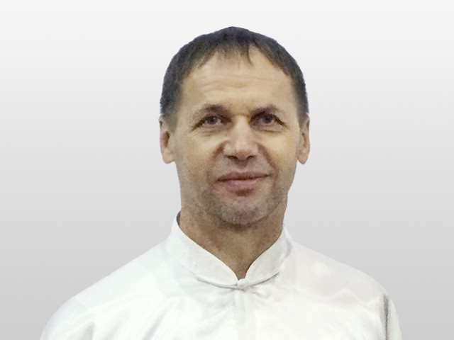 Инструктор Владимир Смирнов