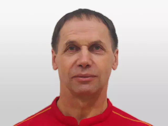 Инструктор Владимир Смирнов