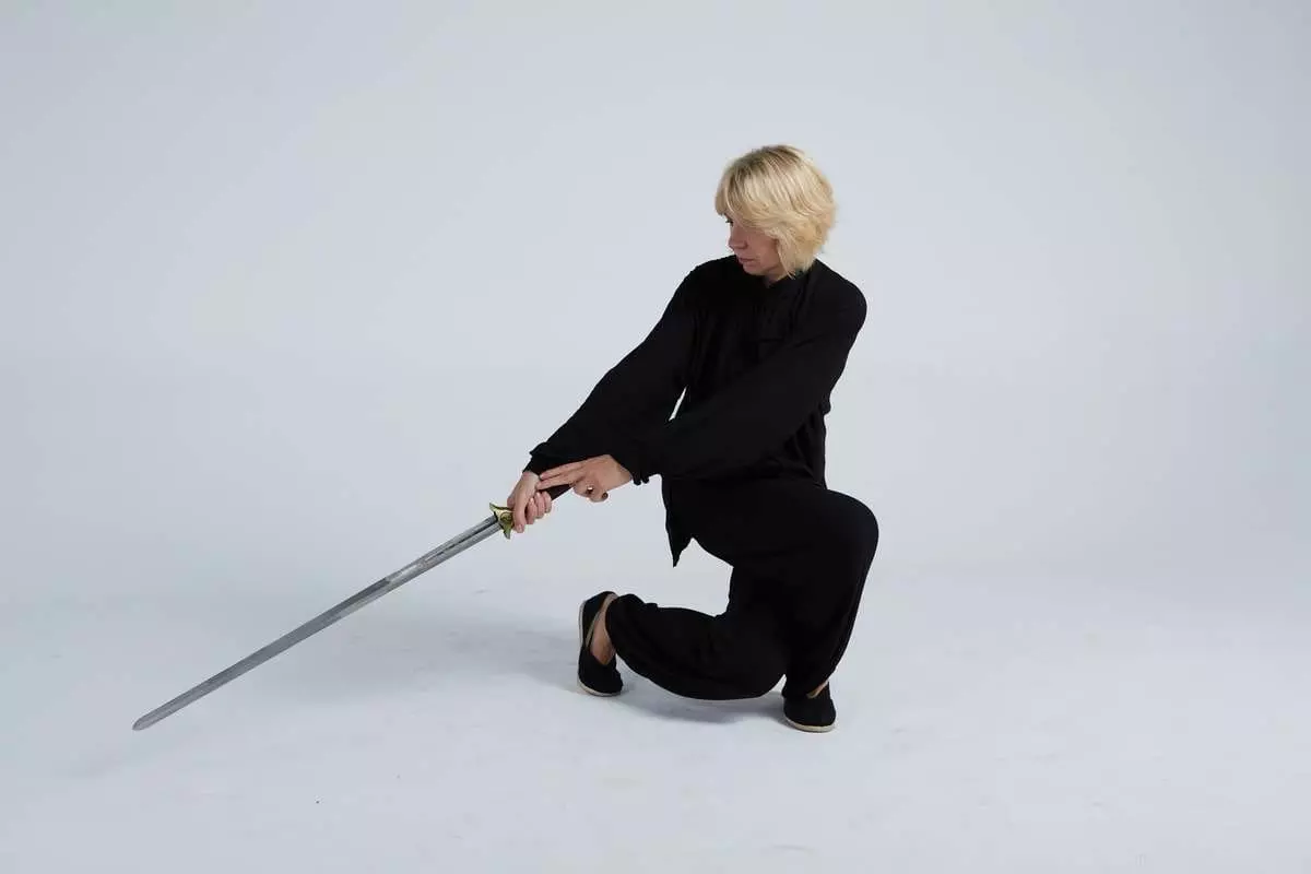 Тайцзи с мечом Цзянь с инструктором Еленой Диановой