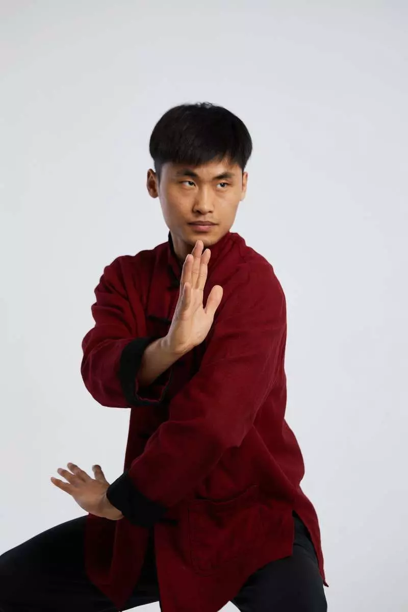 Мастер Ян Пэнчжоу кунг-фу стиля Синь И Ба